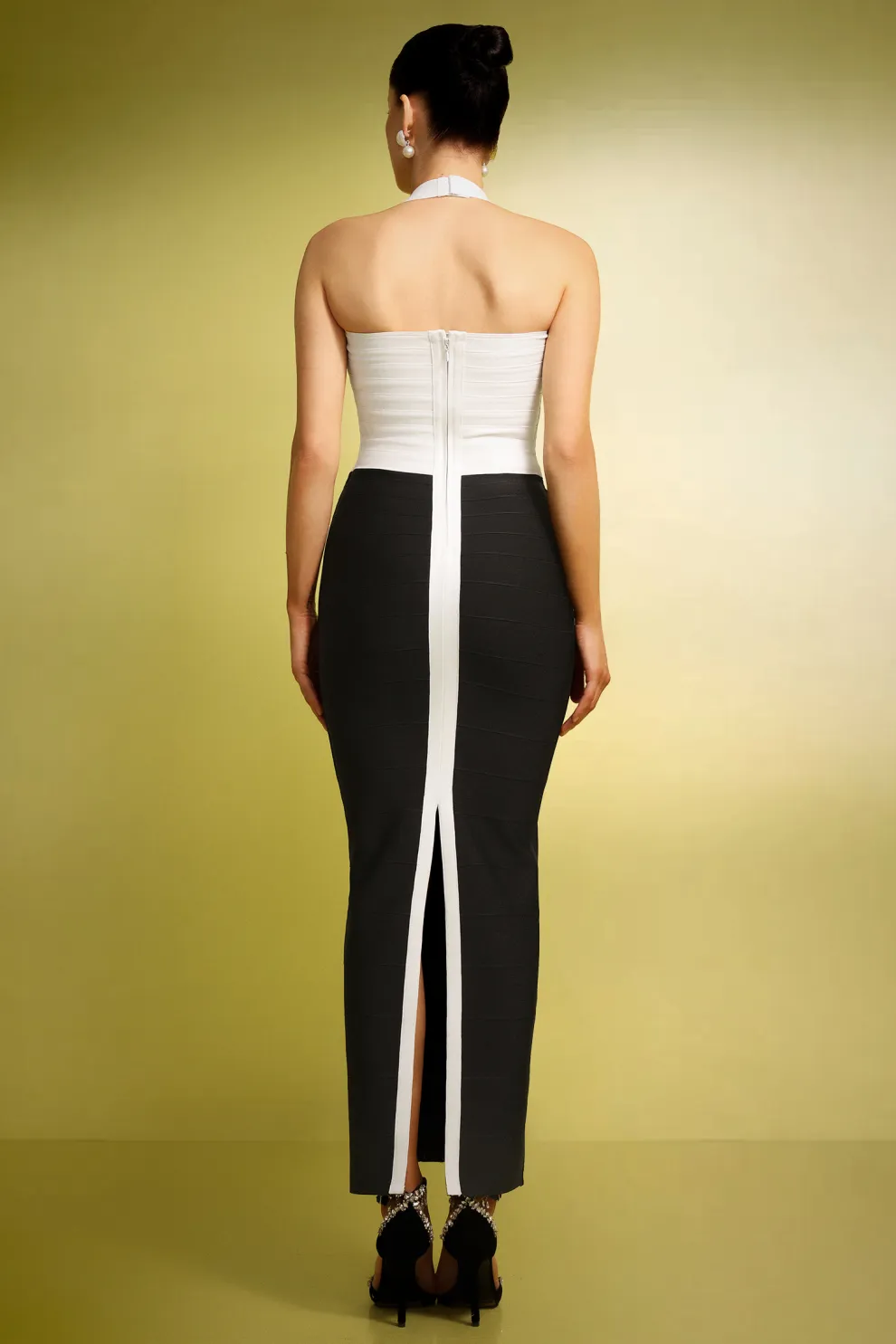 CARMEN Siyah-Beyaz Halter Yaka Midi Elbise