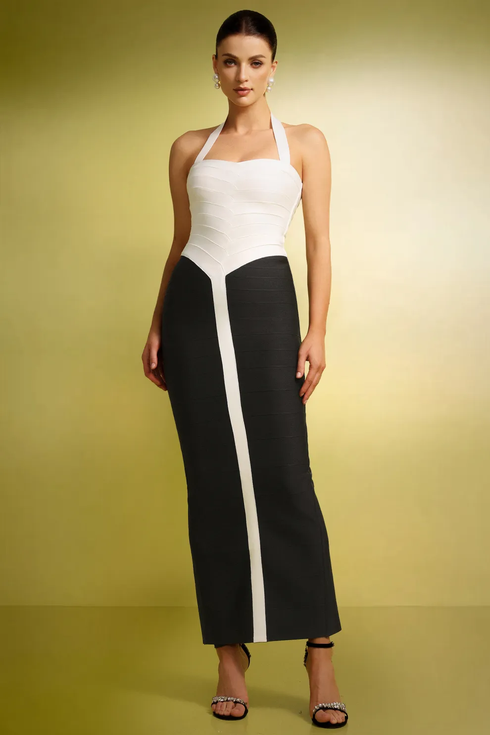 CARMEN Siyah-Beyaz Halter Yaka Midi Elbise