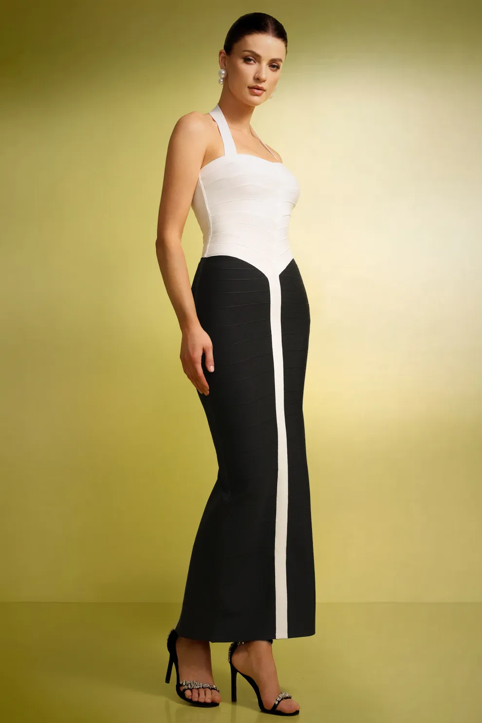 CARMEN Siyah-Beyaz Halter Yaka Midi Elbise