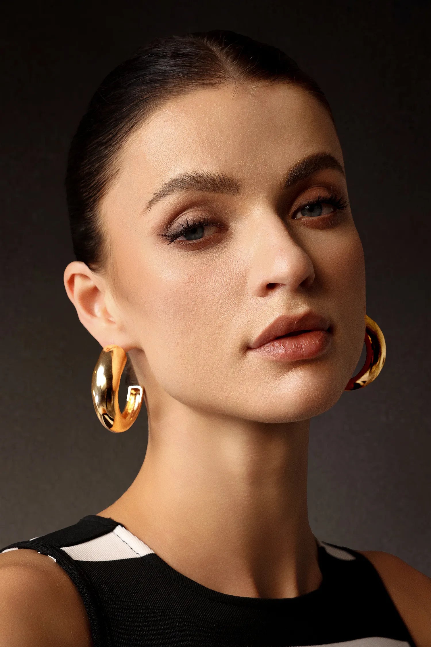 HOLLIE Klasik ve İddialı Büyük Halka Gold Küpe
