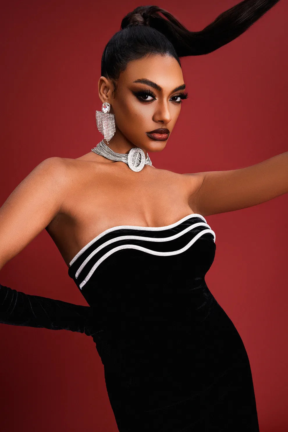 Kristal Şeritli Straplez Midi Elbise