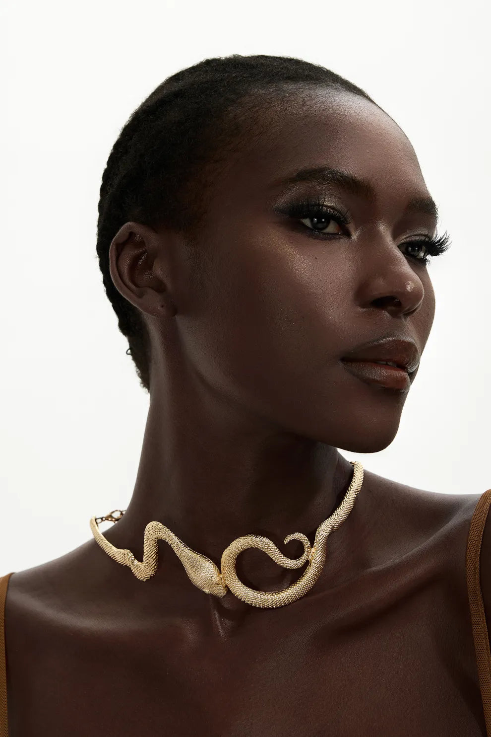 URAEUS Dokulu Yılan Figürlü Gold Choker Kolye