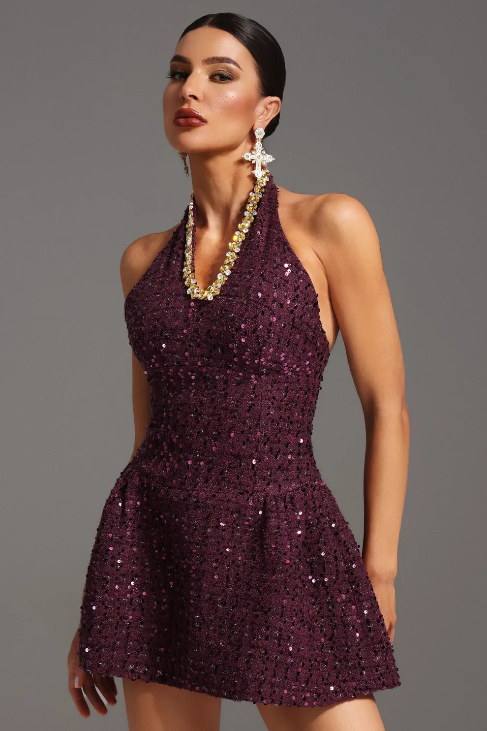 VIOLETTA – Payet İşlemeli Halter Yaka Mini Elbise