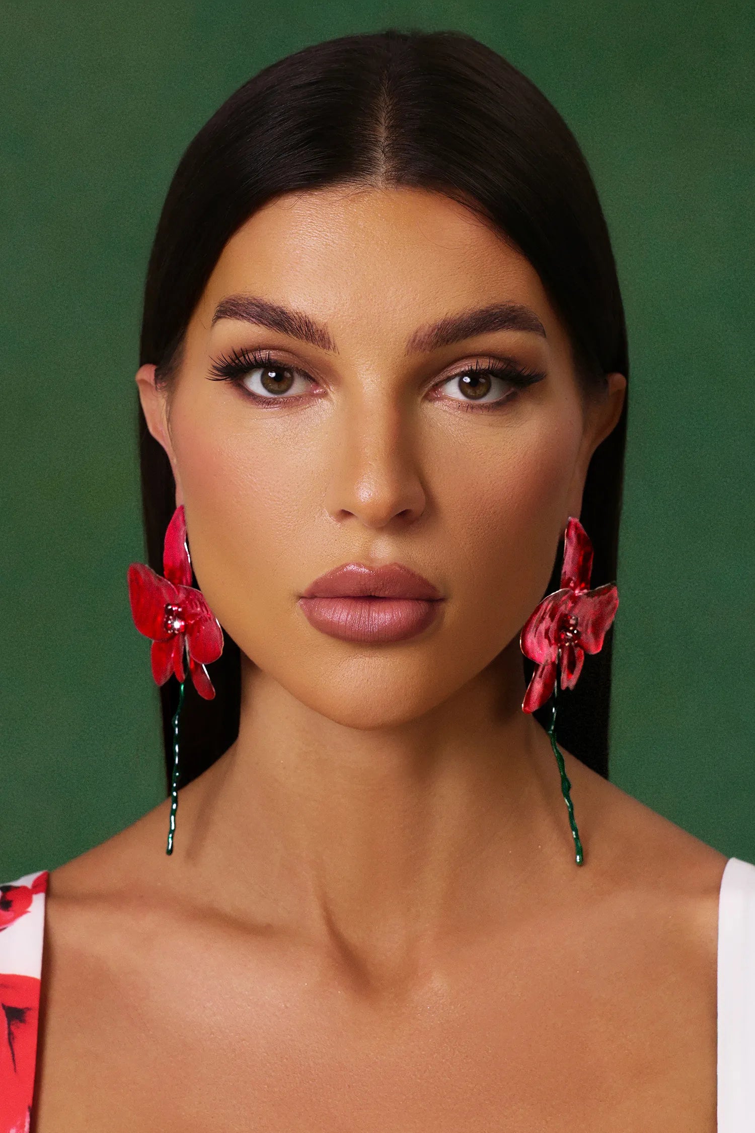 GIA Sapı Sallantılı Büyük Çiçek Küpe