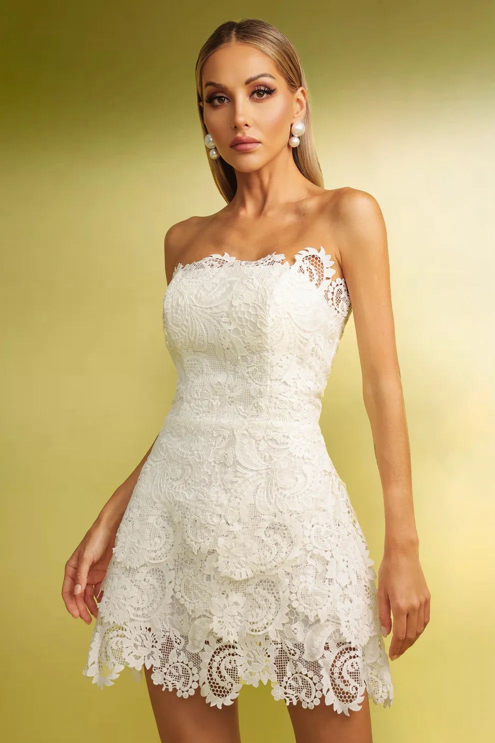 ÉTOILE BLANCHE – Dantel Straplez Mini Elbise
