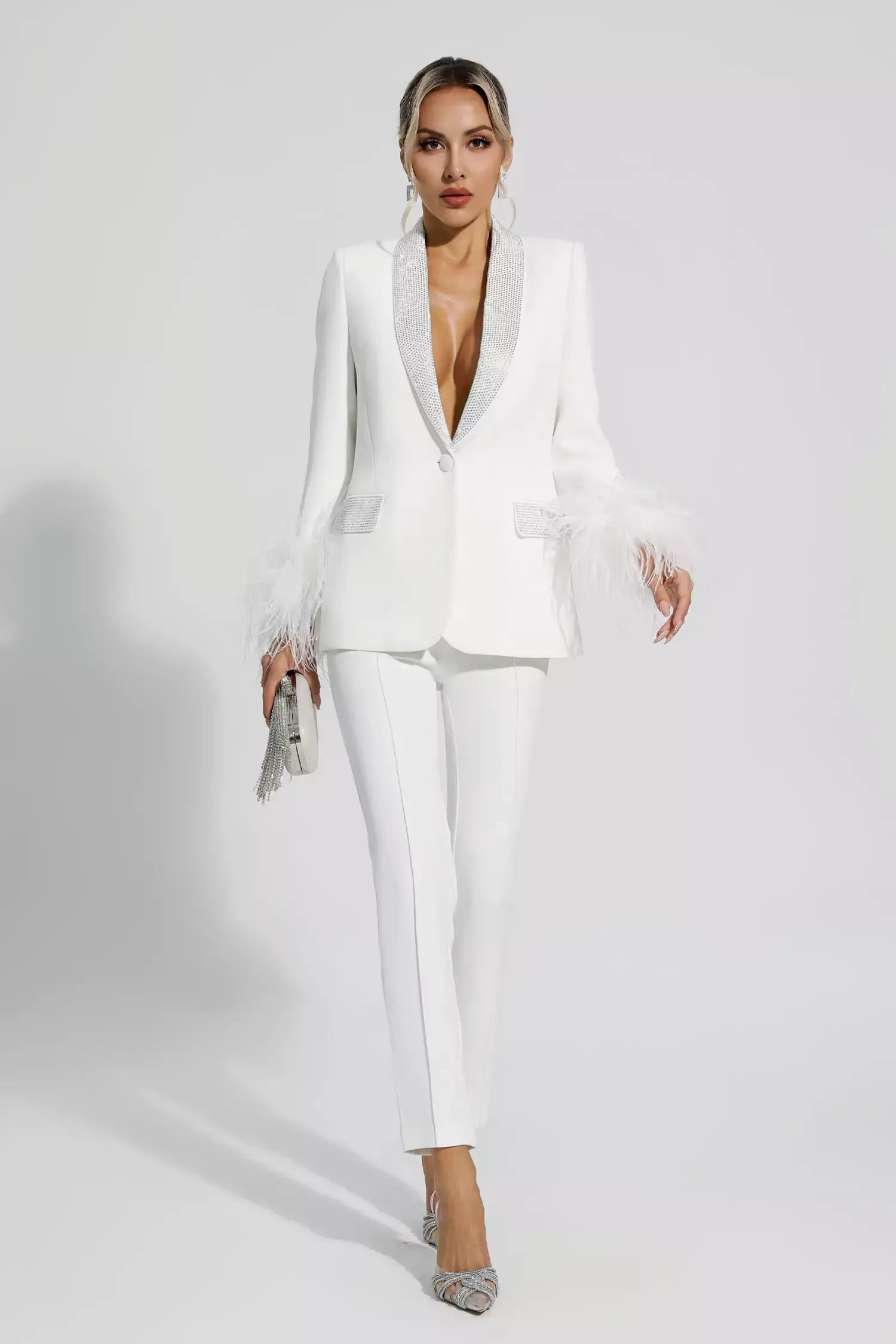 FLAIREX -  Beyaz Tüylü Kenarlı Elmas Blazer Takım