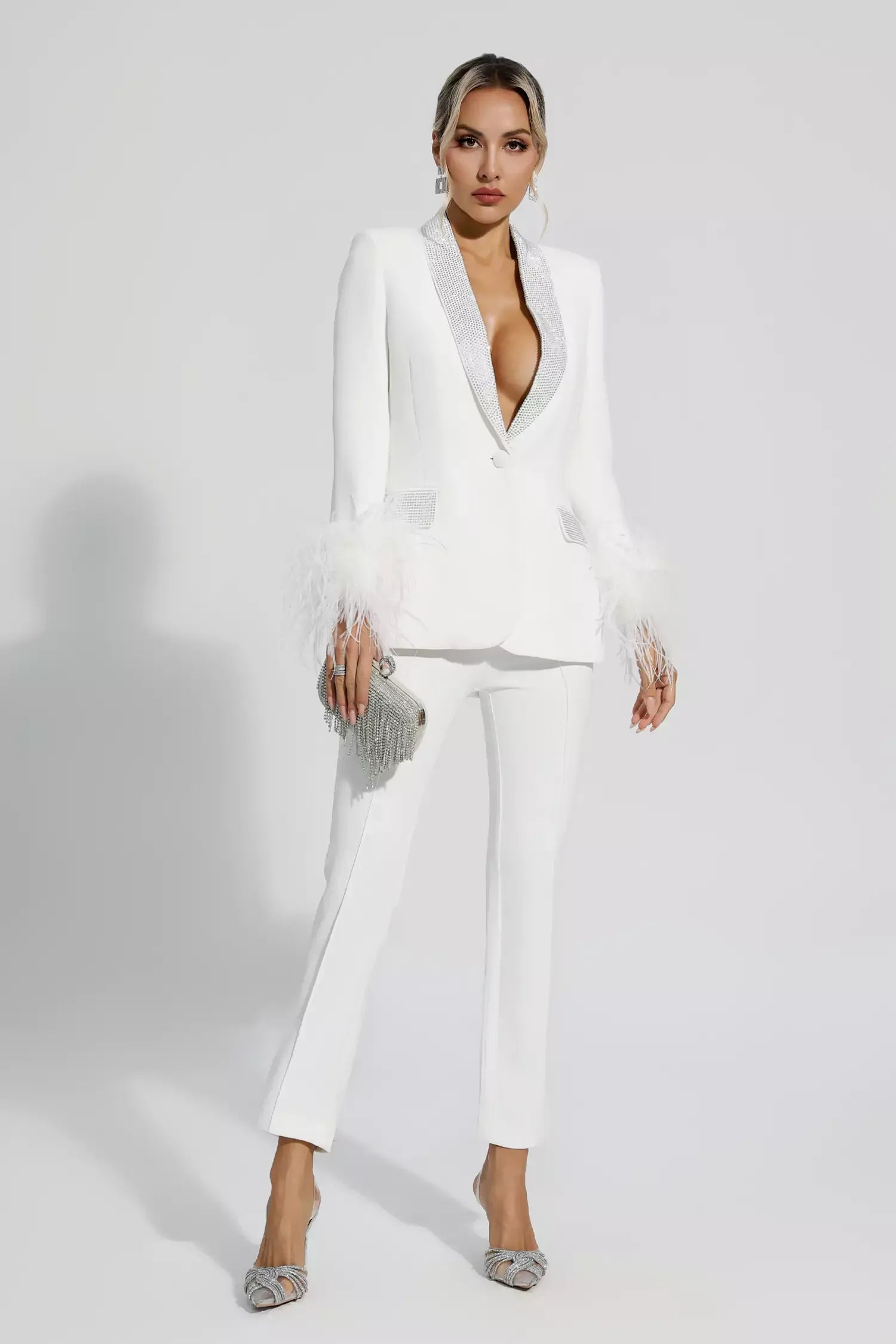 FLAIREX -  Beyaz Tüylü Kenarlı Elmas Blazer Takım